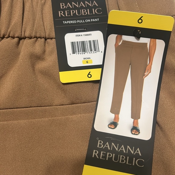 Banana Republic Ladies Tapered Pull On Pants 6, 12 NWT - Picture 1 of 5